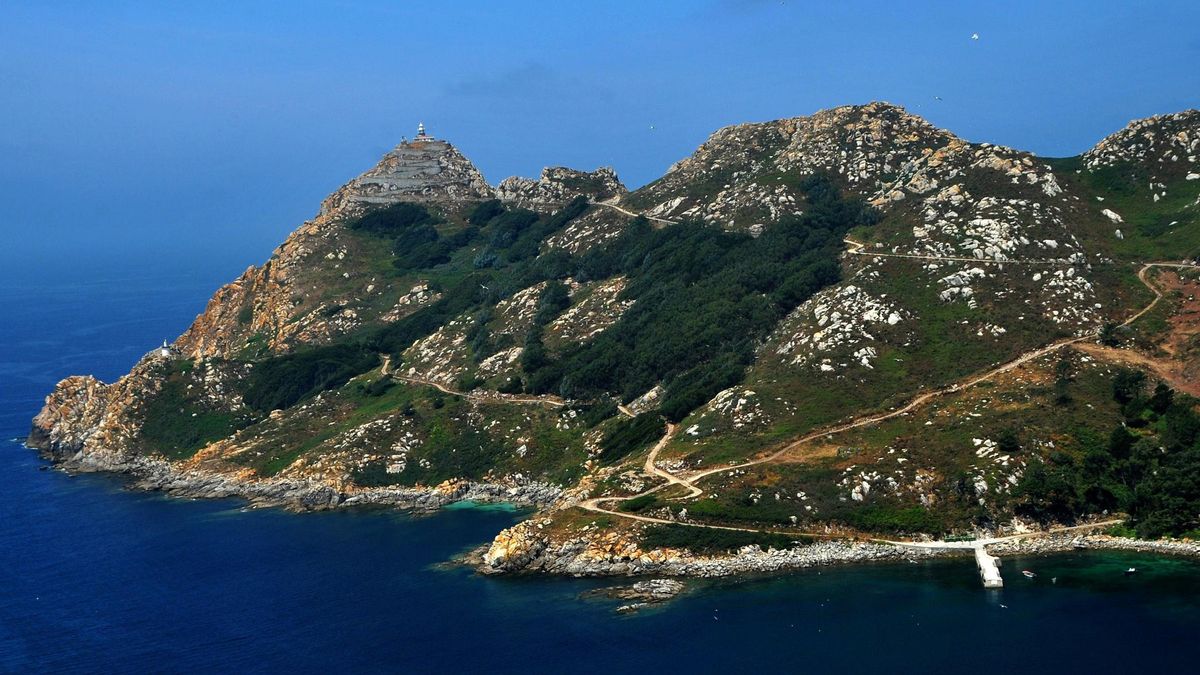 Vista de la ruta al Faro de Cíes.