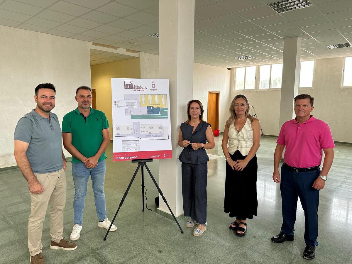 La concejala de Educación visitó este verano las instalaciones de la futura sala de estudio de Monteagudo.