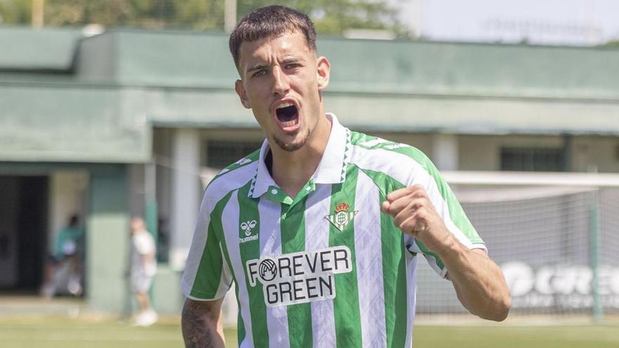Jorge Oreiro, en un partido con el Betis en la Copa de Campeones.