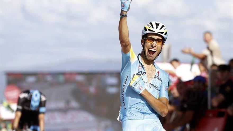 El italiano Aru gana en Monte Castrove y Froome asusta a Contador