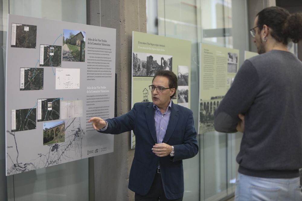 El futuro Museo Industrial del Port de Sagunt acoge una exposición sobre el recorrido del ferrocarril de Ojos Negros, hasta la actual vía verde