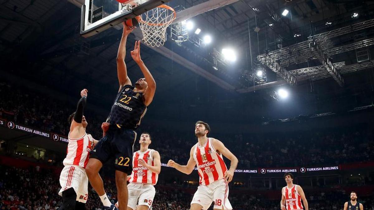 El Real Madrid eclipsa al Estrella Roja.