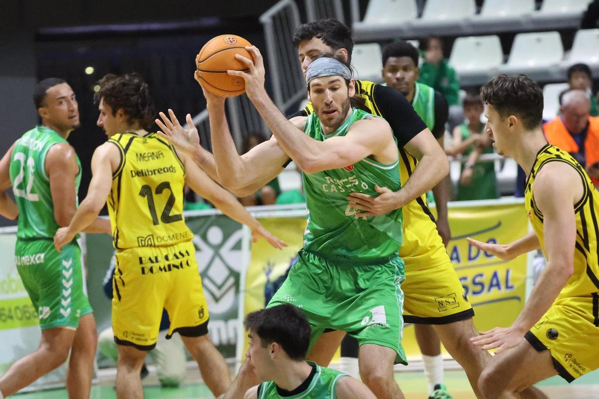 Galería | Las mejores imágenes del Amics Castelló-CB Llíria en el Ciutat Castelló
