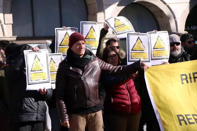 Concentració davant de l'Ajuntament de Ripoll convocada per la Metxa aquest dissabte