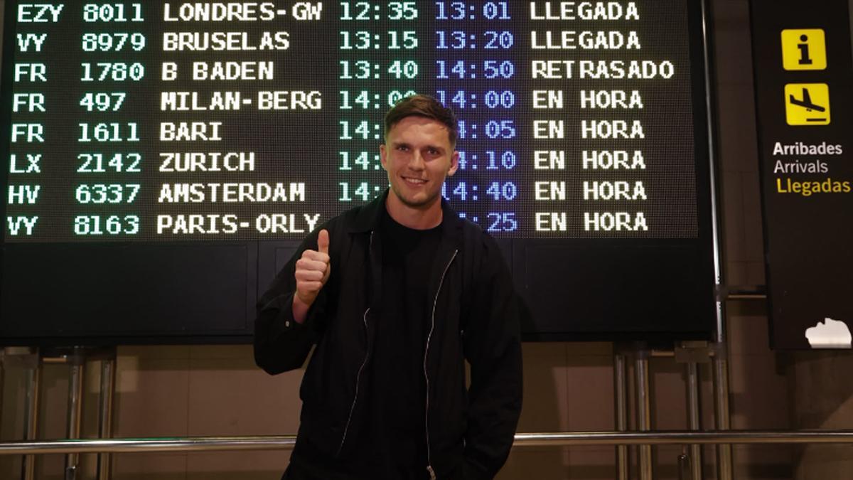 Kayne Van Oevelen aterriza en el Valencia CF
