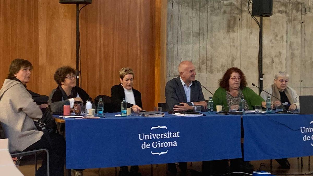 La mesa del claustre de la UdG, celebrat ahir.