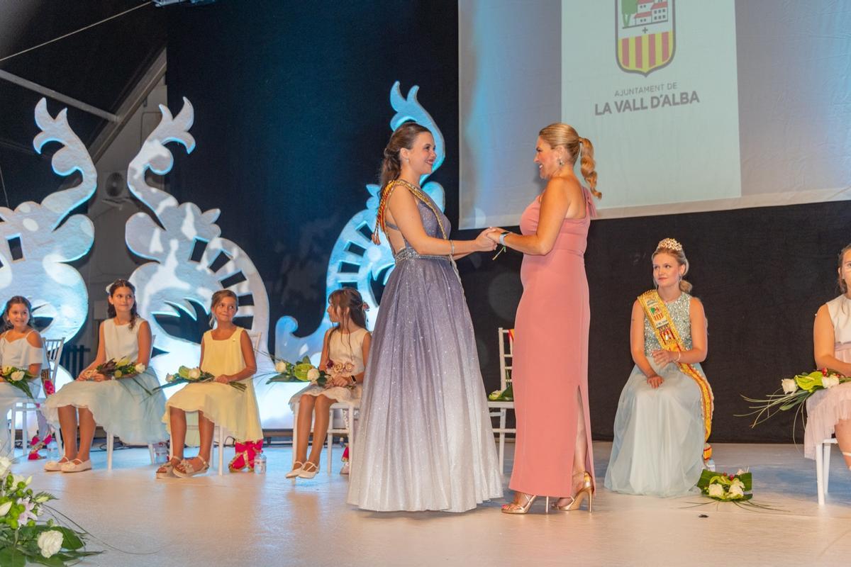La reina, Idaira Alba Traver, en el momento de su proclamación como máxima representante.