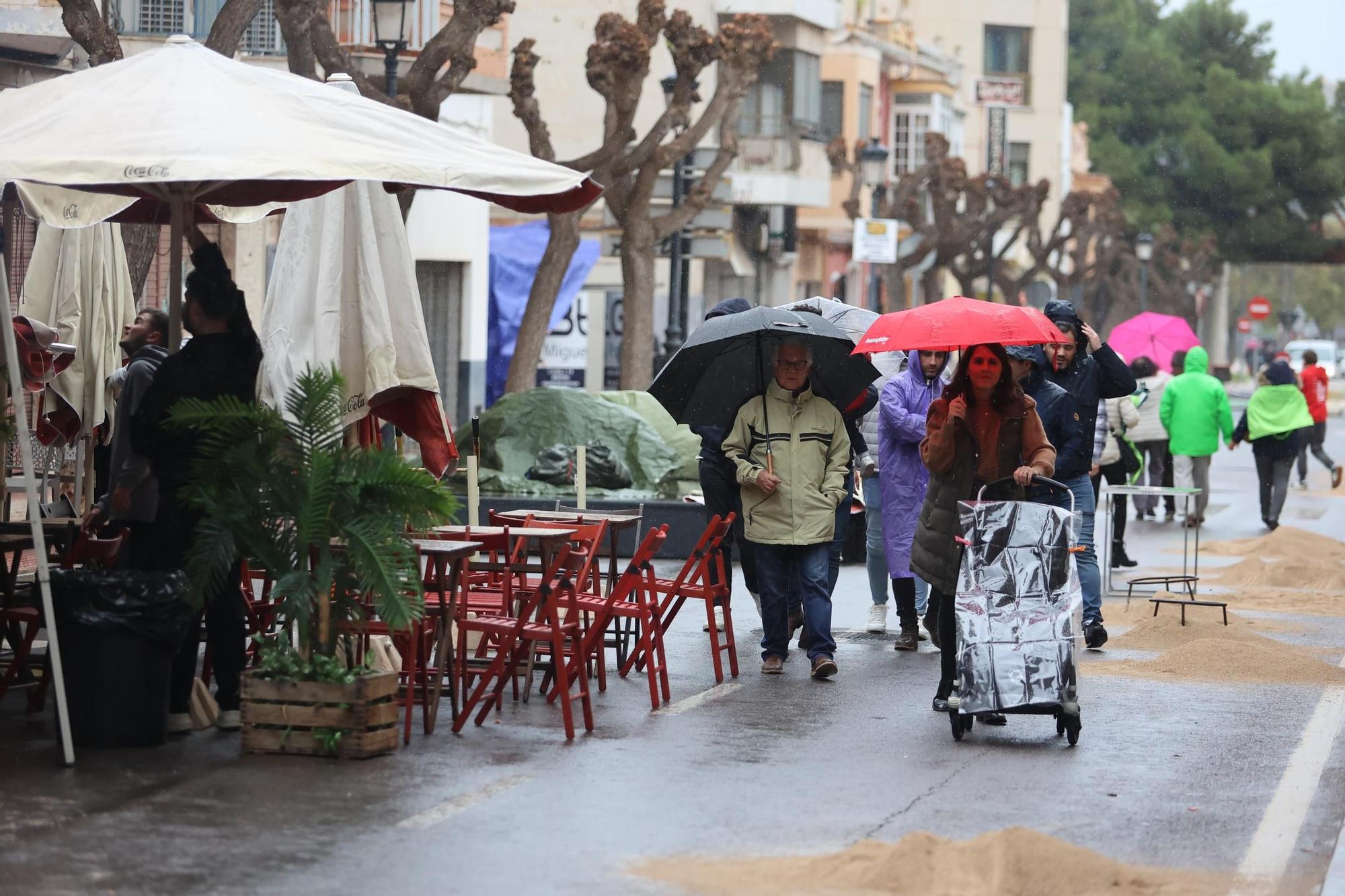 Lluvia en las paellas de Benicàssim