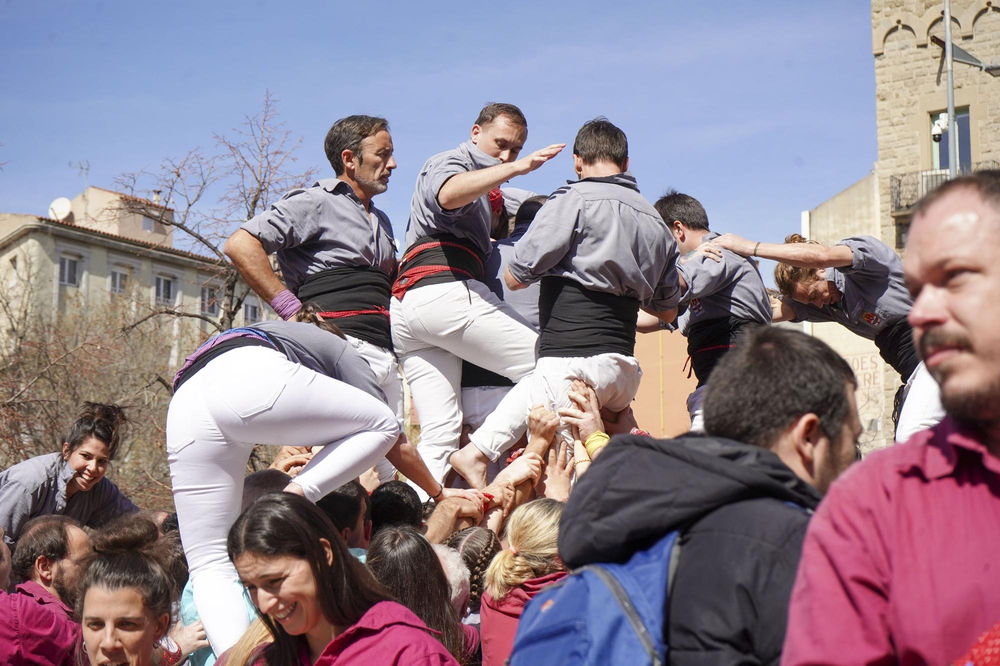 Actuació a la plaça de Sant Domènec de Manresa de la colla castellera Tirallongues amb els Castellers de Lleida i els del Riberal