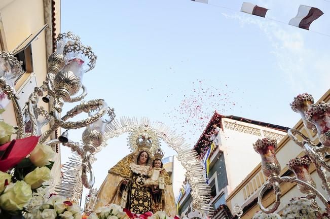 Procesion del Carmen por las calles de La Isleta