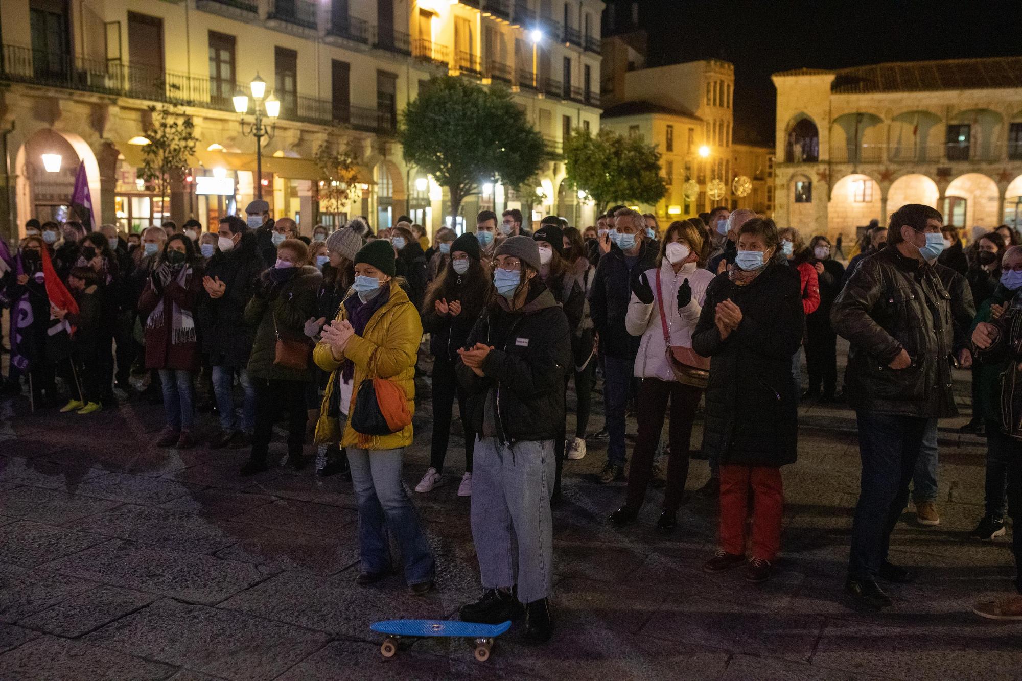 Concentración por el 25N en Zamora.