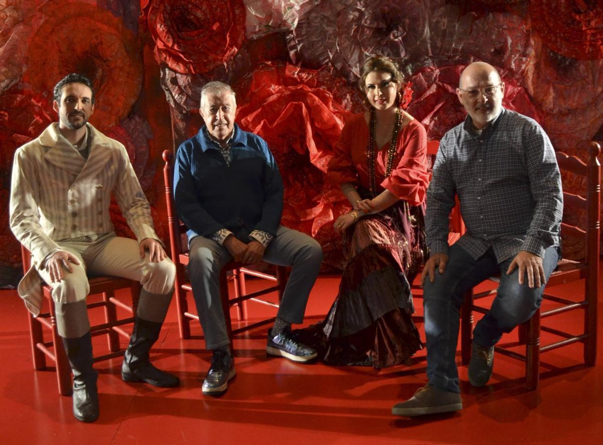 Por la izquierda, Juan de Dios Mateos, Emilio Sagi, Suzana Nadejde y Carlos Aragón, ayer, en el Campoamor. | GUILLERMO GARCÍA