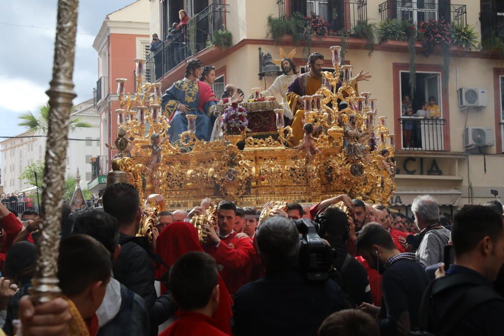 Las imágenes de la procesión de la Sagrada Cena, en el Jueves Santo de la Semana Santa de Málaga