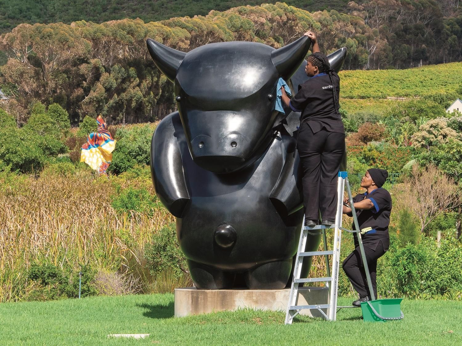 Jardín de esculturas de la Fundación Norval (obra Again Again de Brett Murray).