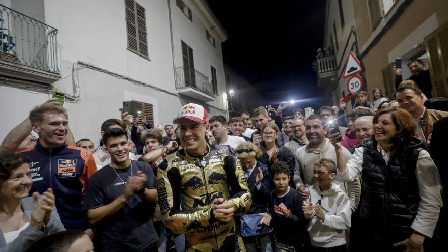 Sencelles aclama a su campeón Augusto Fernández