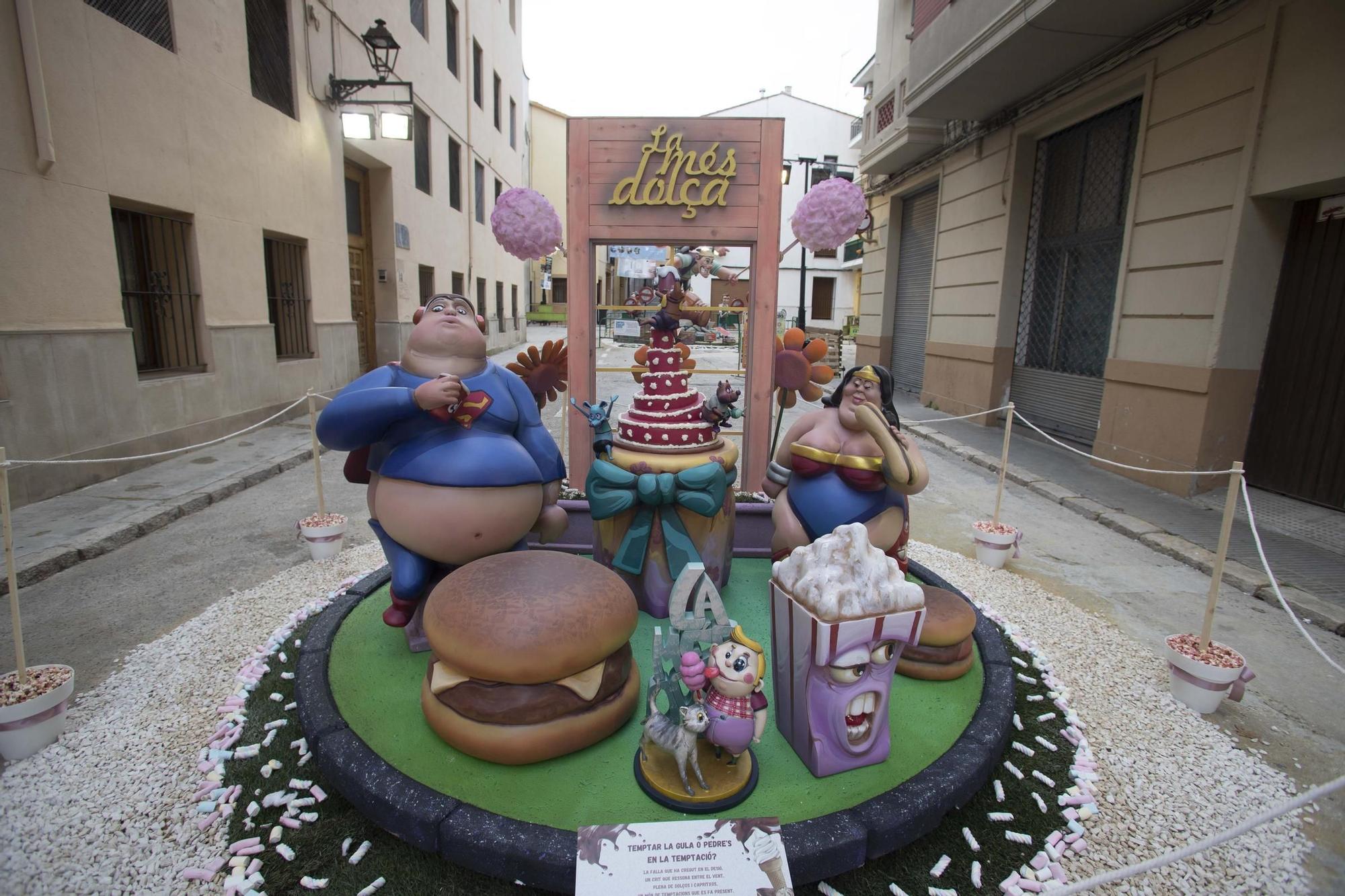 Así son los monumentos que han plantado este año las 19 comisiones de Xàtiva