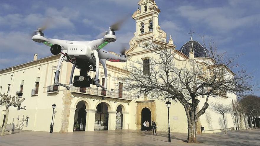 La fiebre del dron duplica el número de operadores en Castellón