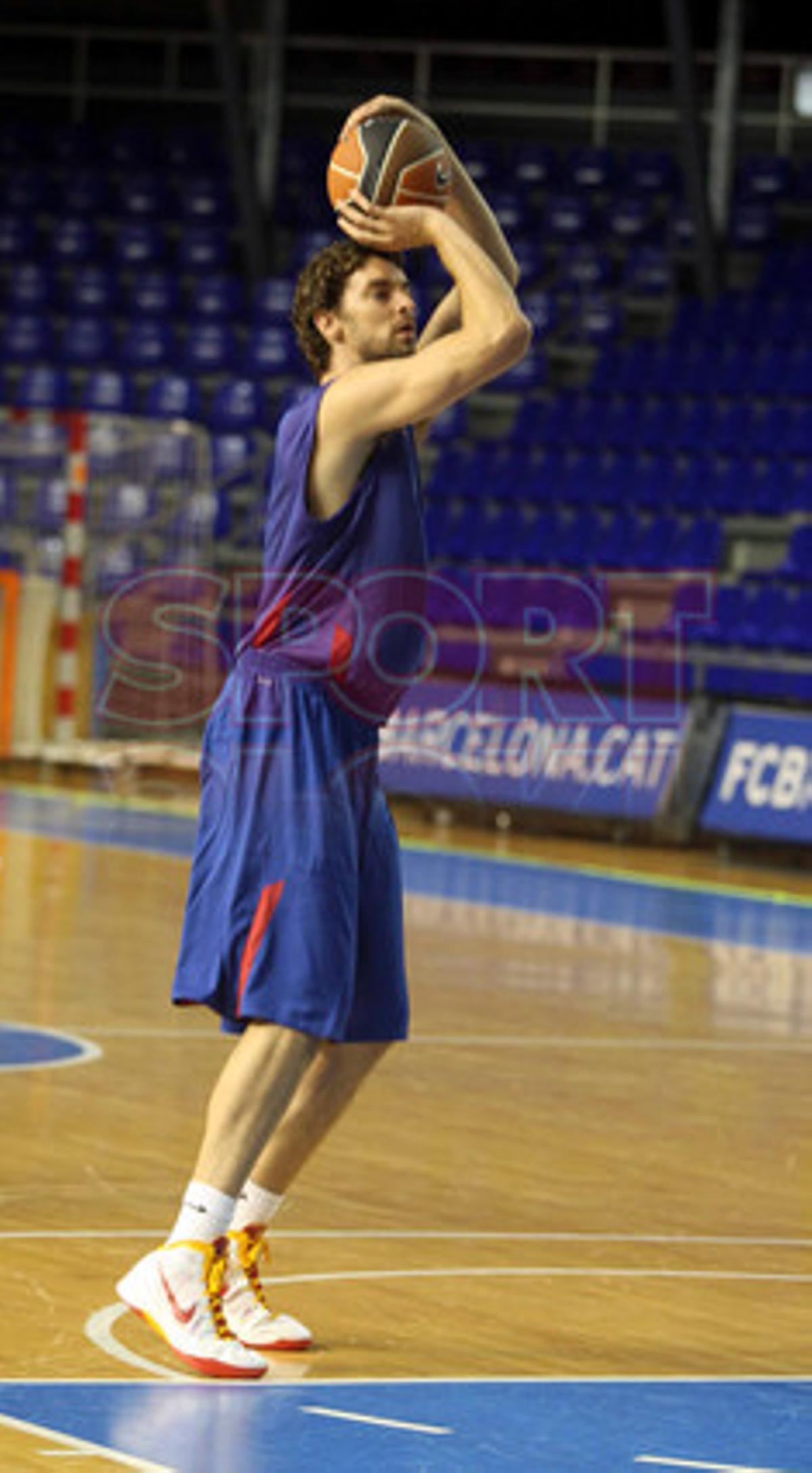 Pau y Marc Gasol, entrenan con el Barça Regal