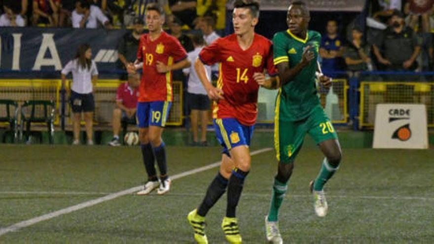 Pepelu jugando con la Selección Española.