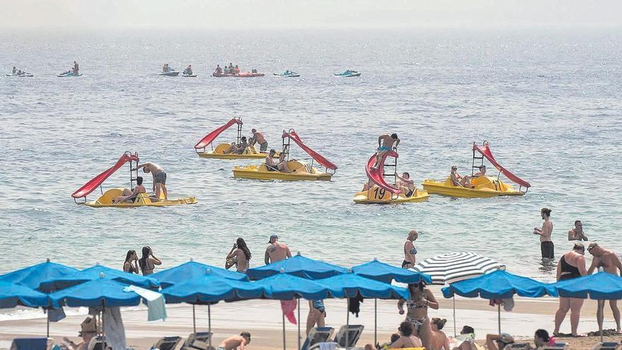 El flotador del turismo libra a Canarias del primer golpe de la crisis global