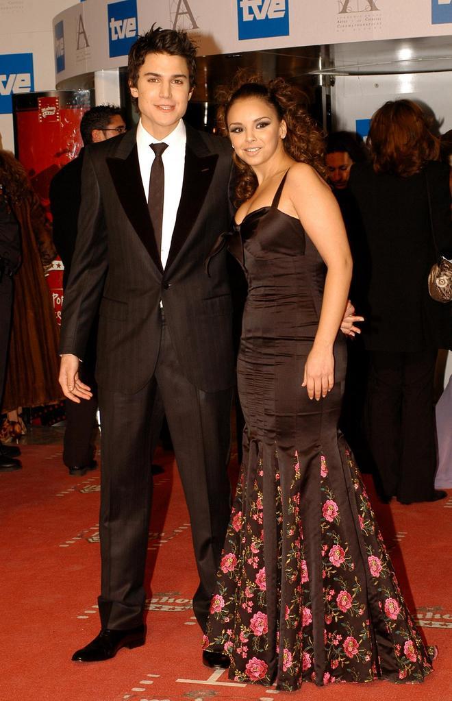 Álex González y Chenoa en los Premios Goya 2006.