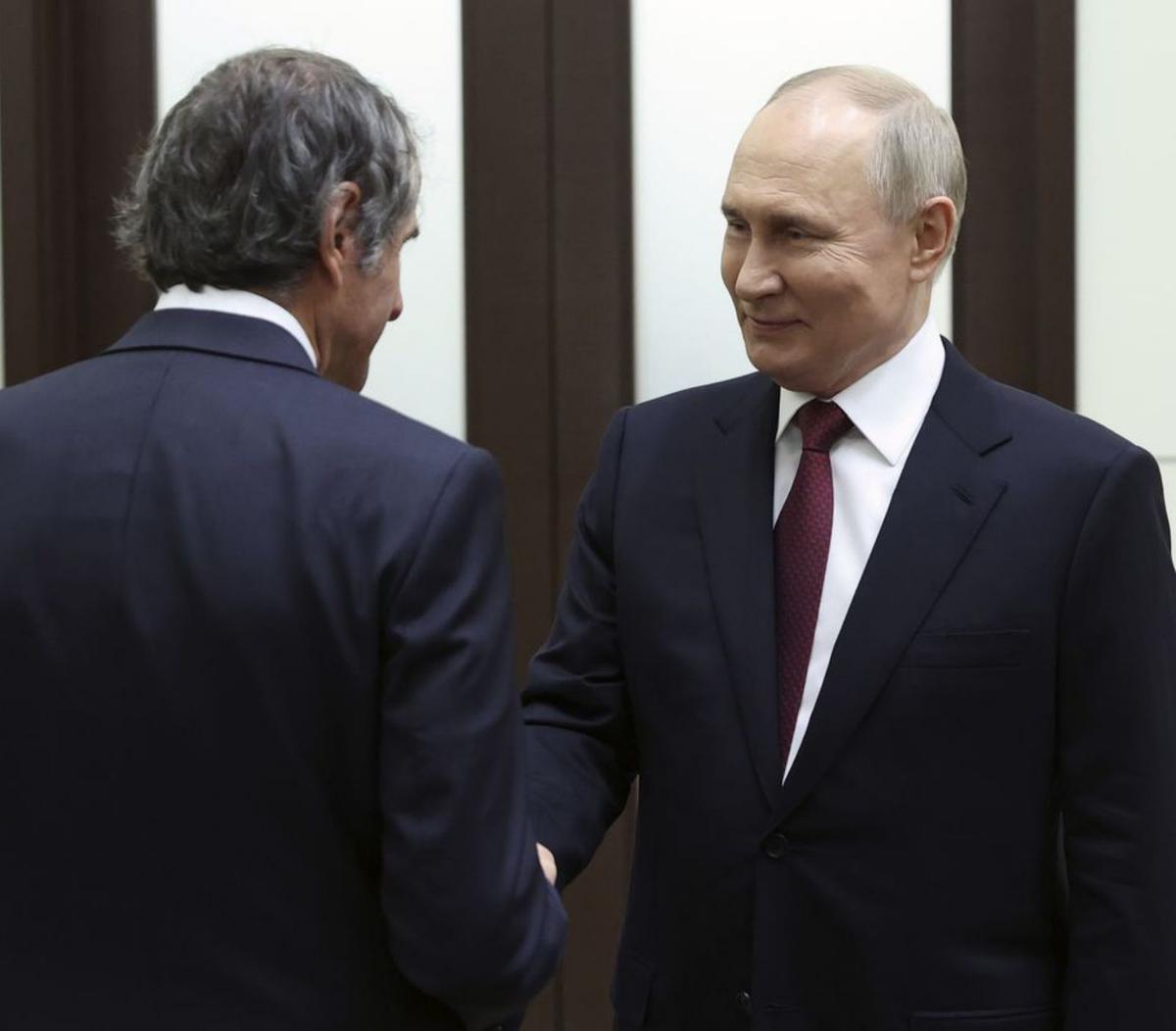 Putin i el cap de l’AIEA es reuneixen en plena alerta per Zaporíjia