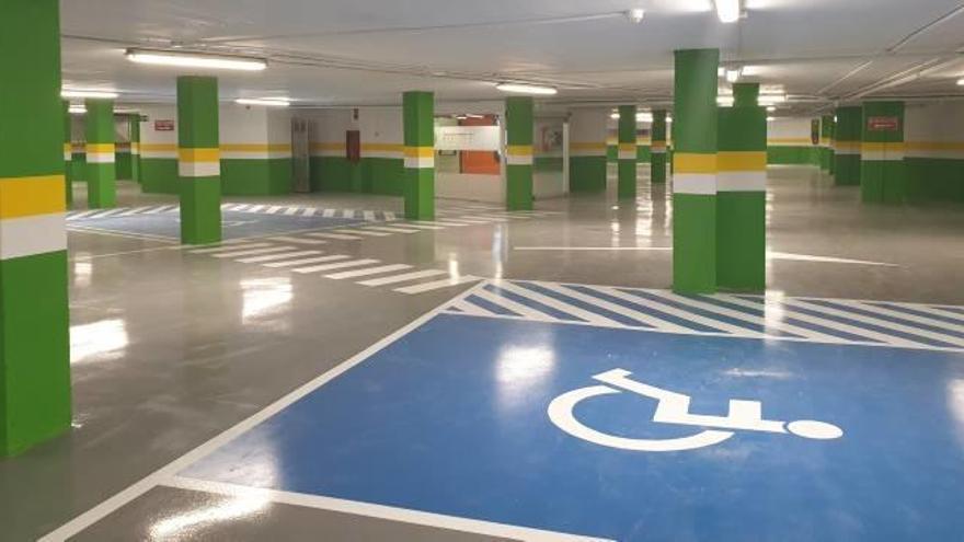 El aparcamiento cuenta ahora con cuatro plazas reservadas para personas con movilidad reducida