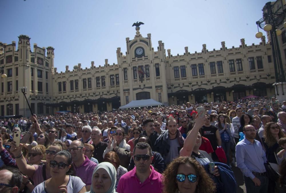 Ambiente fallero en las calles de València