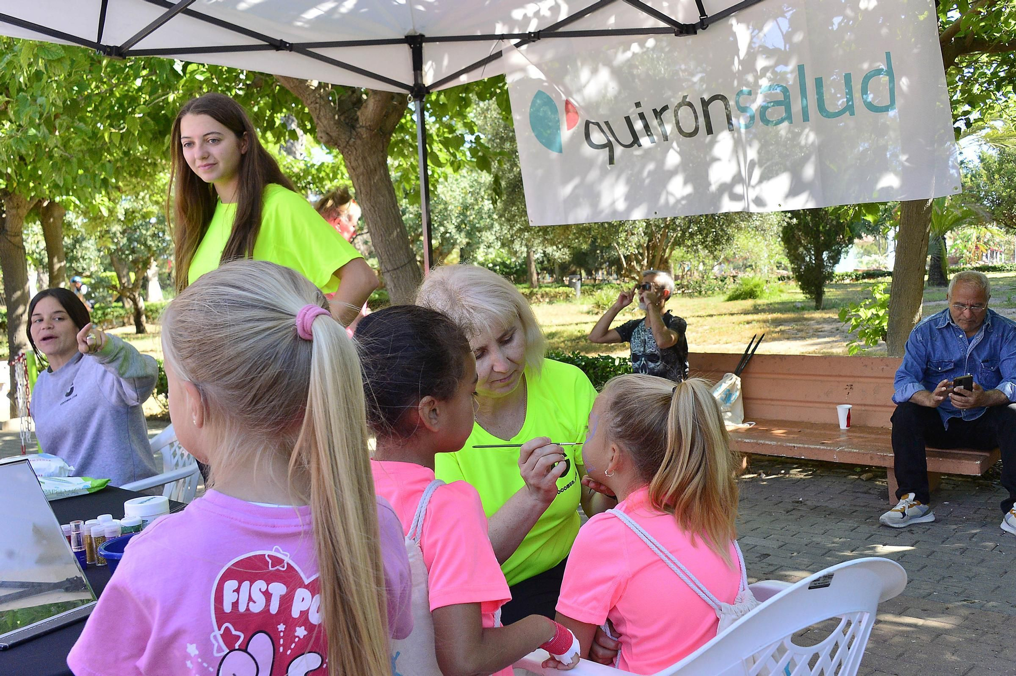 Carrera solidaria organizada por  QUIRÓNSALUD en beneficio de la asociación AFECÁNCER
