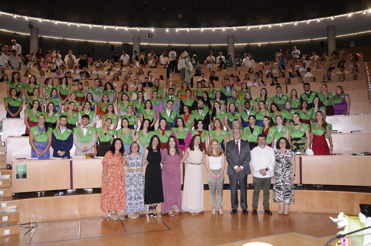 Una imagen de la graduación en la UMH
