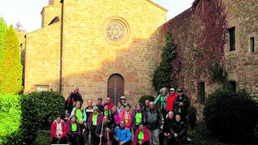 La Colla Excursionista de Vilanova del Camí segella la 9a etapa del Camí de Sant Jaume i es prepara per pujar el pessebre  | AJ. VILANOVA DEL CAMÍ