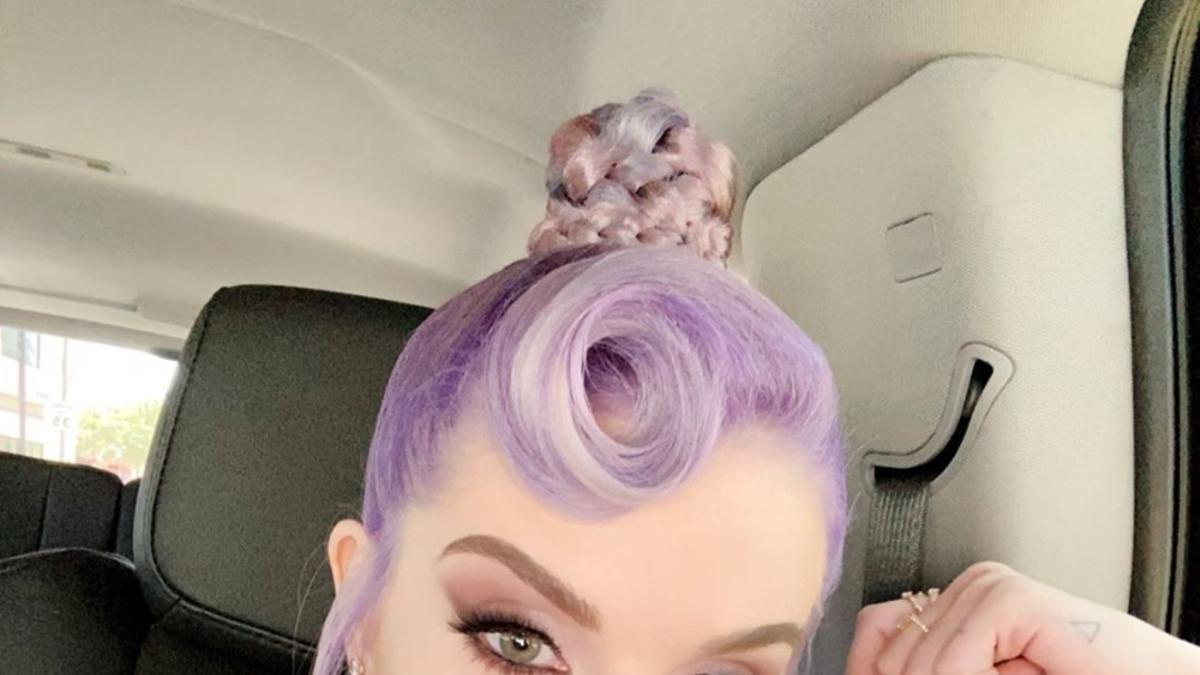 Kelly Osbourne con un pañuelo irreconocible tras haber perdido alrededor de 40 kilos de peso