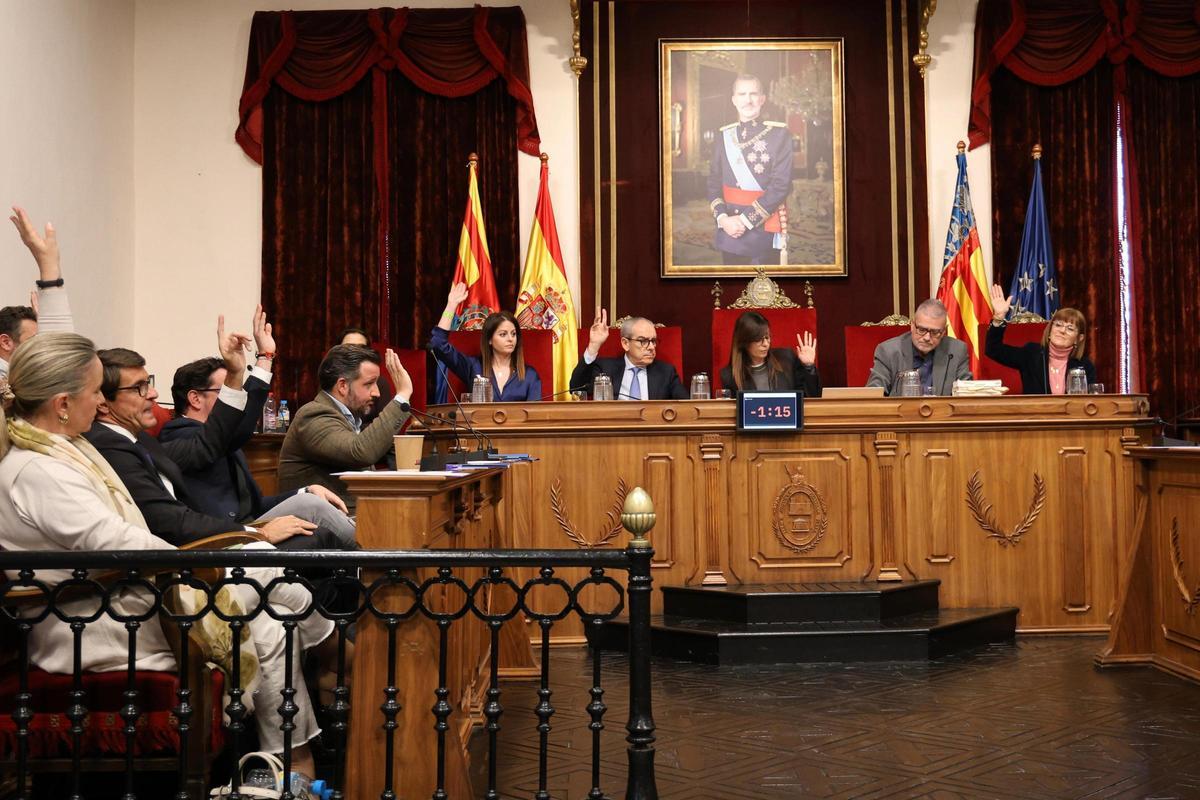 Un momento del pleno de Elche este martes