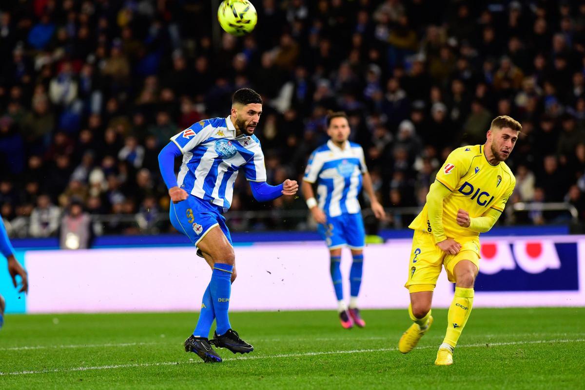 El Dépor estrena 2026 a medias y empata con el Cádiz en Riazor (2-2) El Dépor estrena 2026 a medias y empata con el Cádiz en Riazor (2-2)