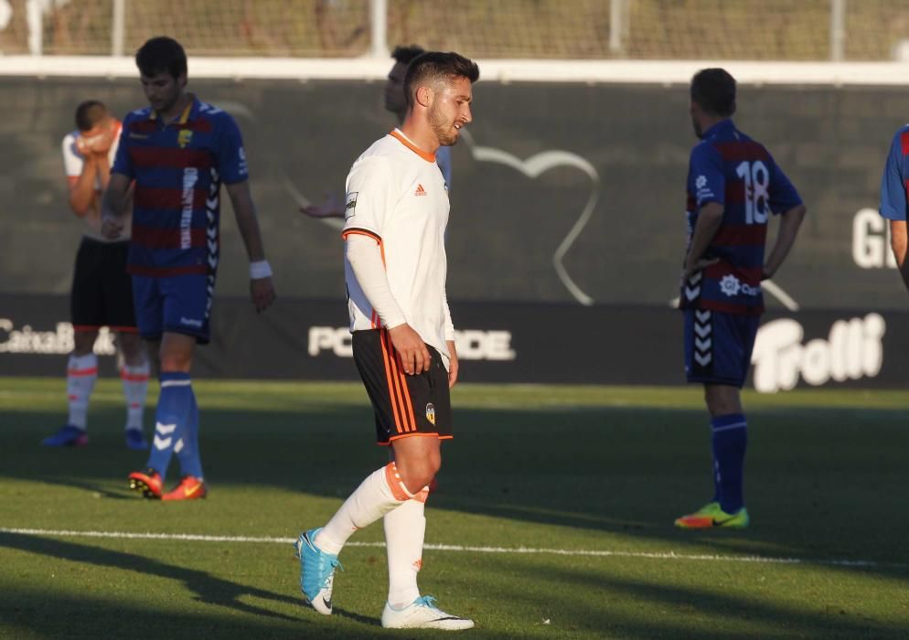 Valencia Mestalla - Llagostera, en imágenes