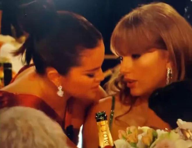 Selena Gomez y Taylor Swift en los Globos de Oro 2024