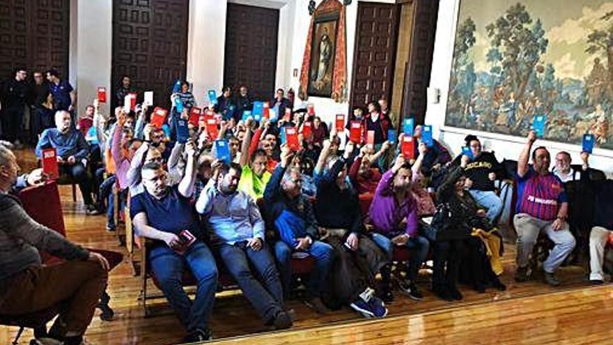 Asamblea de la federación de peñas barcelonistas en el Ayuntamiento de Toro.