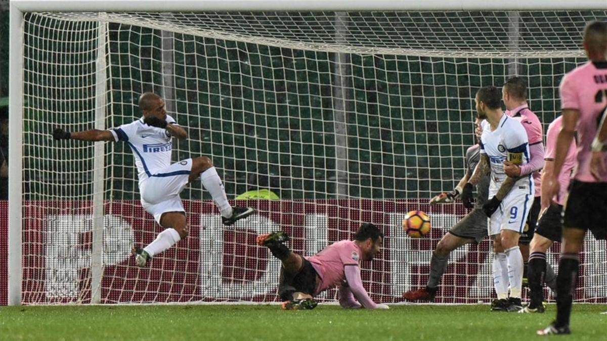 Así marcó Joao Mario el gol del triunfo del Inter en Palermo