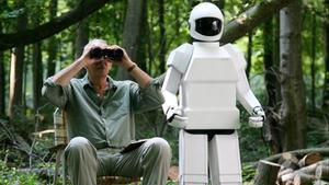 Fotograma de Robot and Frank (2012), una película en que los androides han sido programados para cuidar de personas mayores en riesgo de exclusión