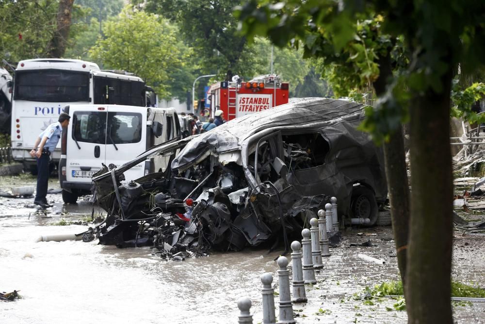 Un atentado terrorista deja una decena de muertos en Estambul