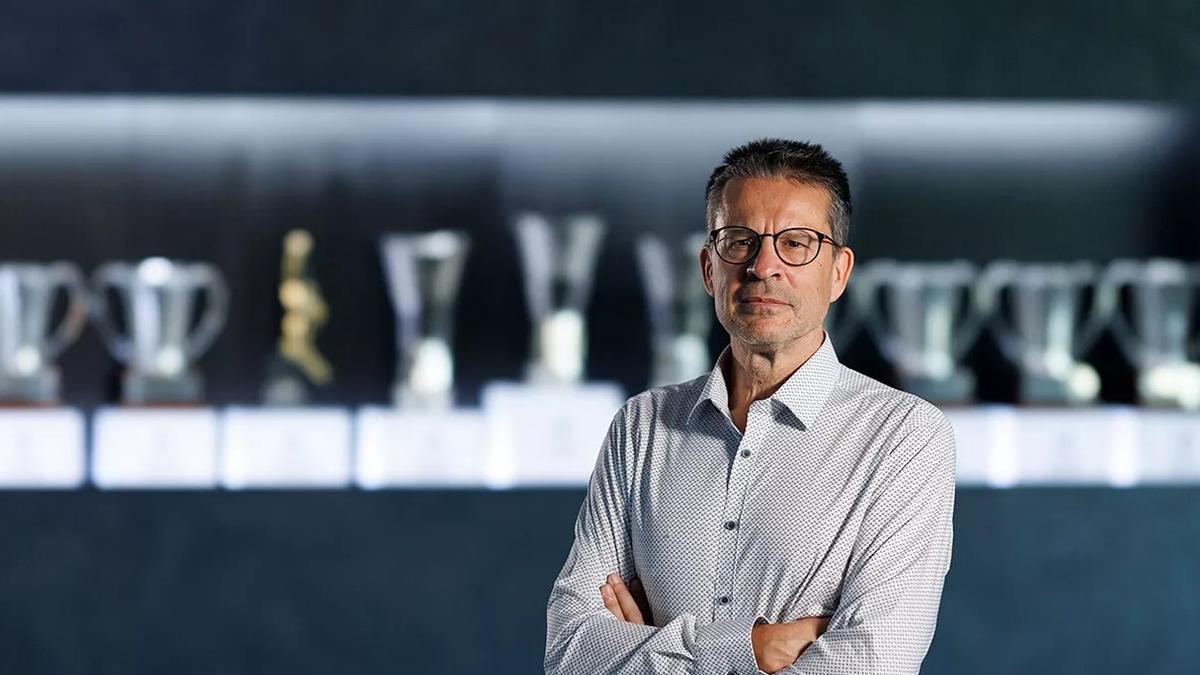El fracaso de temporada del Real Madrid tambalea la sección blanca
