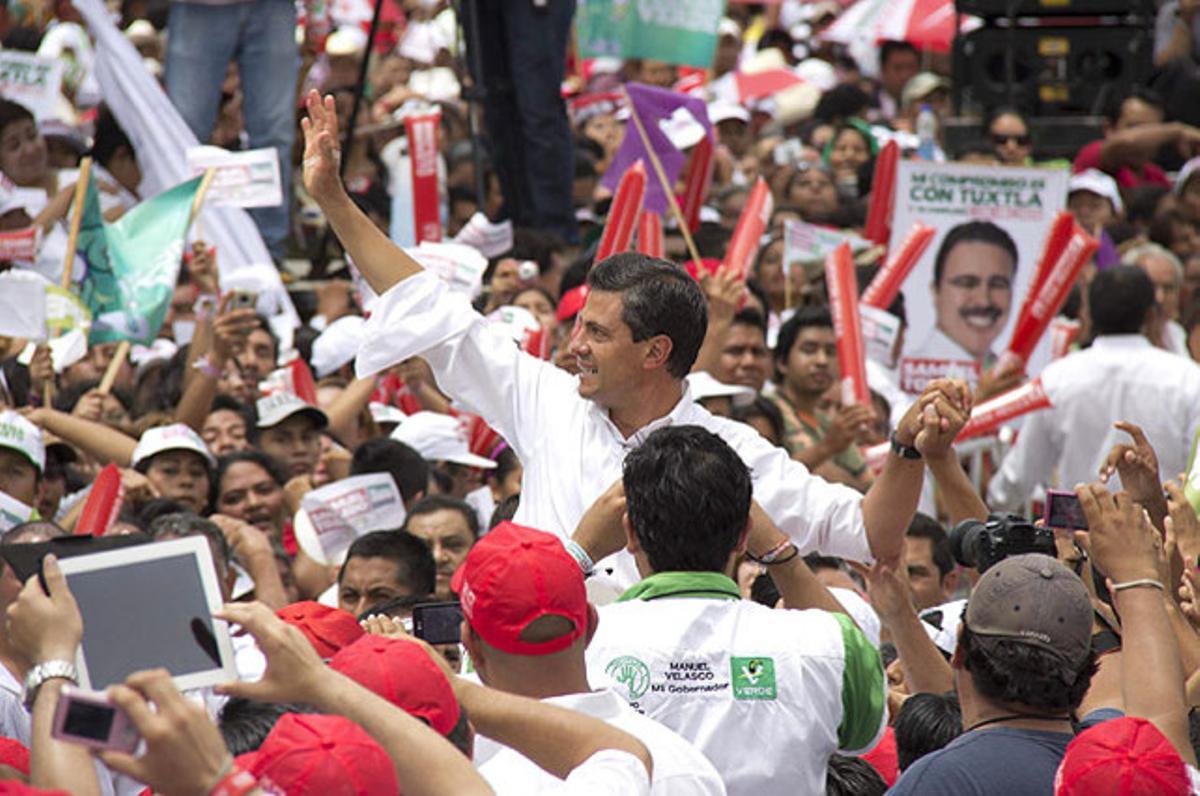 El candidat presidencial mexicà, Enrique Peña Nieto, del Partit Revolucionari Institucional (PRI), participa en un acte de campanya a Tuxtla Gutiérrez, estat de Chiapas.