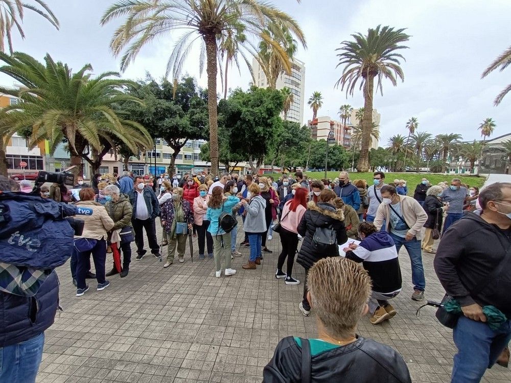 Concentración para exigir que se reanude la búsqueda de Manuel Navarro en Terranova