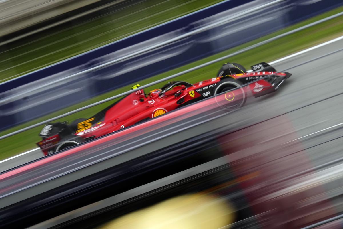 Spanish driver Carlos Sainz of Ferrari competes in the Formula One Spanish Grand Prix at Barcelona-Catalunya circuit in Montmelo, Barcelona, Spain, 04 June 2023.  EFE/Enric Fontcuberta
