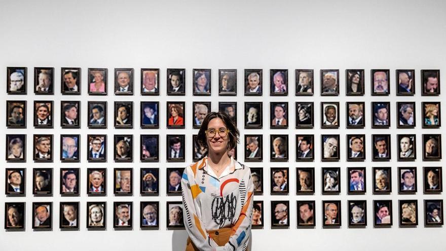 La artista y fotógrafa Paula Artés retrata en el Centre Catany el poder en el Palco de Honor de Florentino Pérez