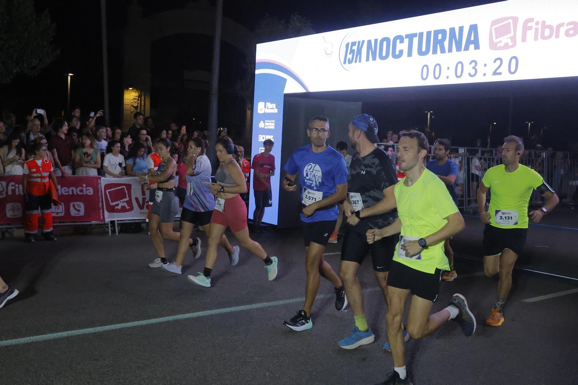 Más de 9.000 participantes toman la salida de la 15K Nocturna Valencia 2023