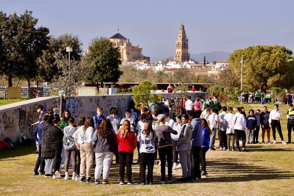 Miraflores ha sido el escenario de las actividades por los afectados por la DANA organizadas por varios institutos de Córodba.