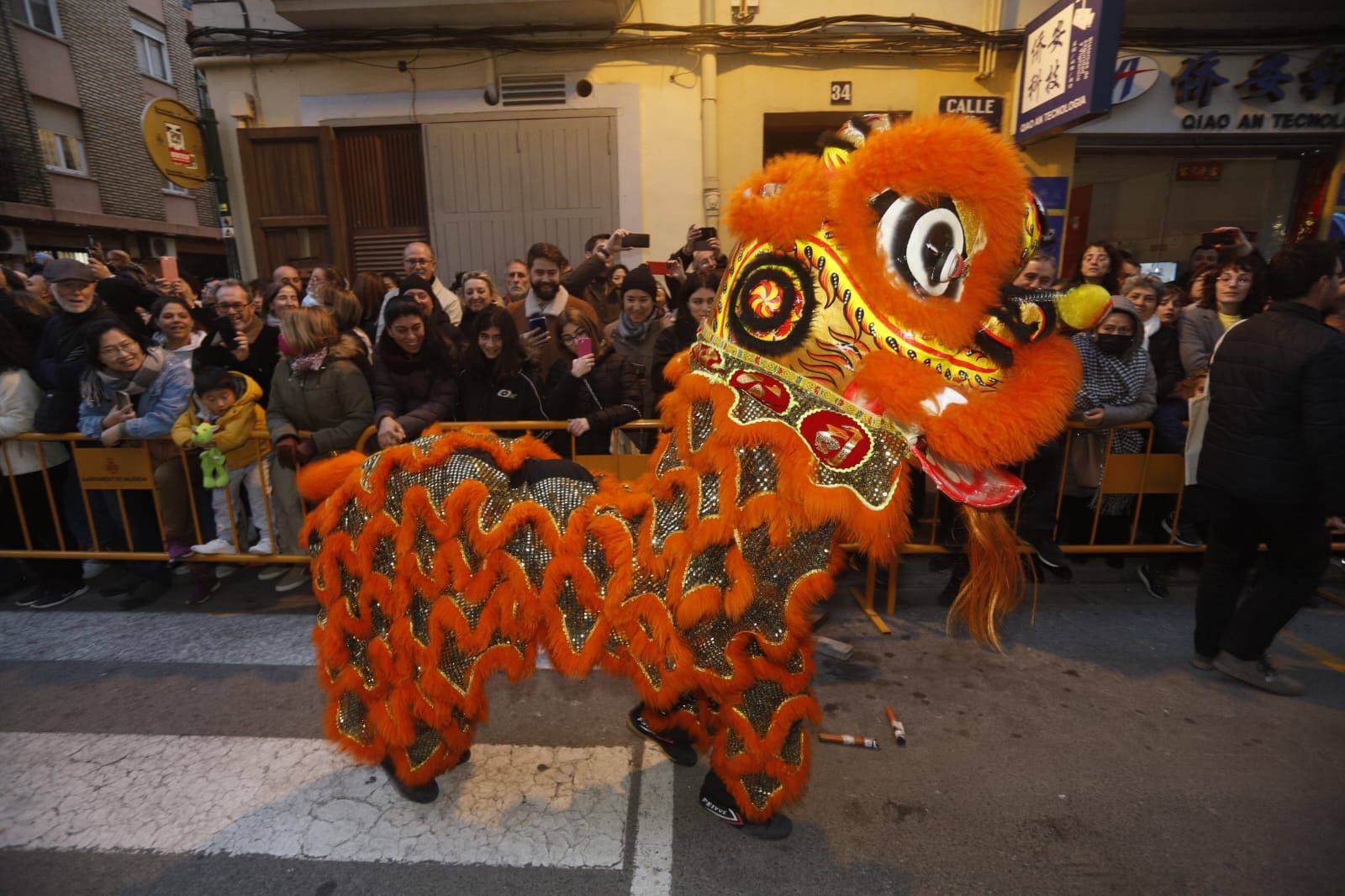 València recibe el nuevo año chino en una multitudinaria celebración