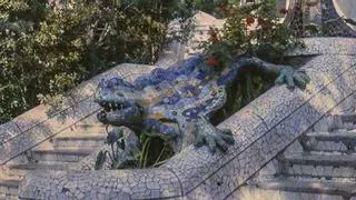 La primera foto en color del dragón del Park Güell revela su cambio de aspecto