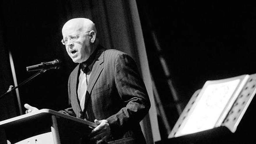 Vicente J. Sánchez, en el acto de presentación del libro en la Casa de Cultura de Mieres.